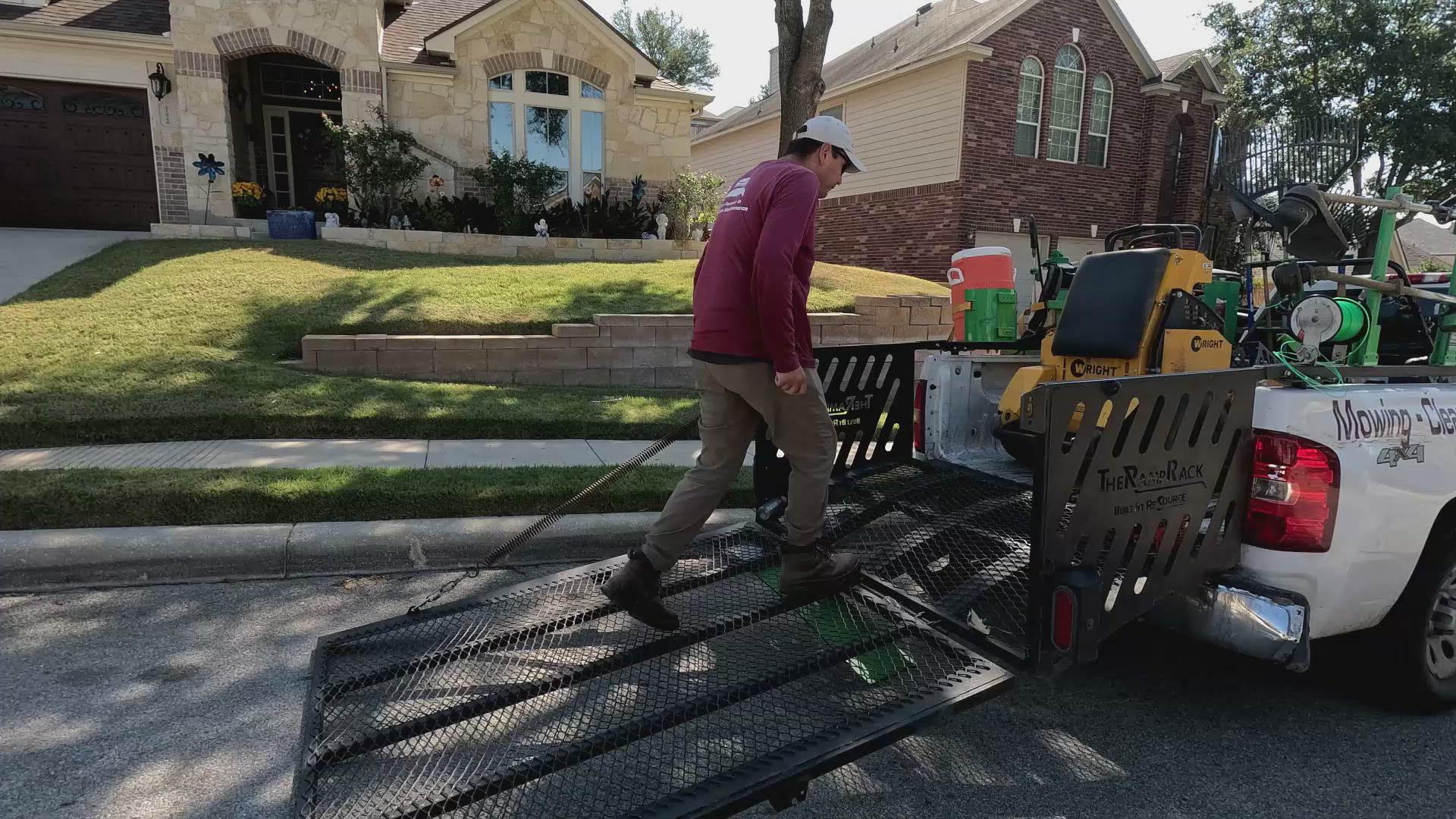 A Howdy Lawn Care-maintained lawn